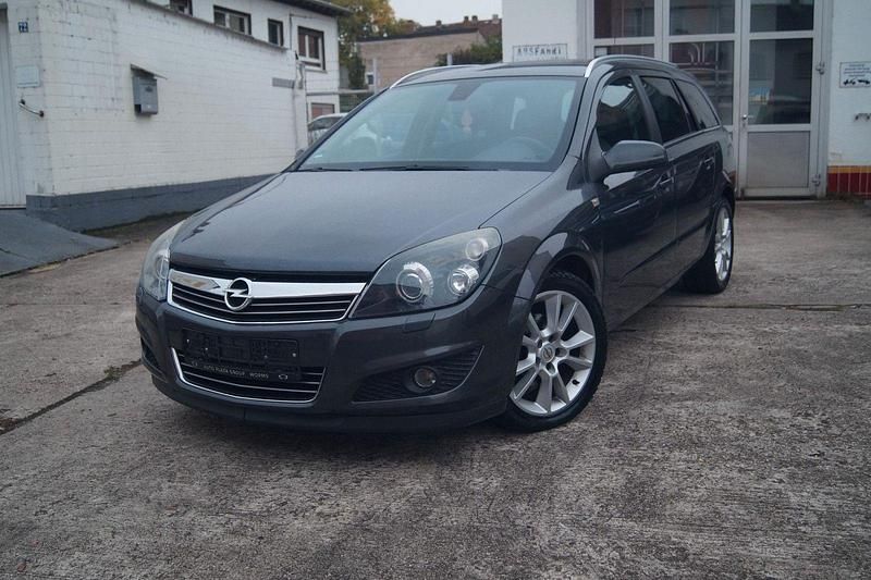 Grau Gebraucht 2009 Opel Astra Innovation Kombi | 4.350 € (Fairer Preis) - Bild 1/4