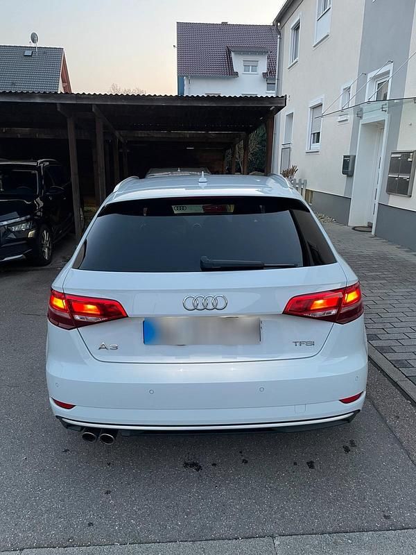 Gebraucht Audi A3 S-Line 150 PS (110 kW) 2017 Weiß Kleinwagen