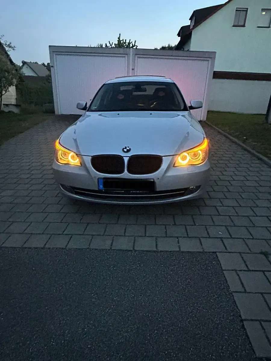 Gebraucht BMW 520 177 PS (130 kW) 2008 Silber Limousine