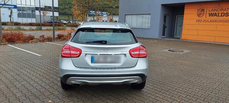 Gebraucht Mercedes GLA250 211 PS (155 kW) 2014 Silber SUV