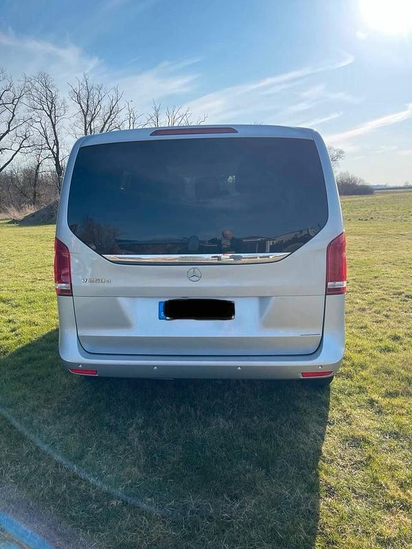 Gebraucht Mercedes V250 190 PS (139 kW) 2016 Silber Van / Kleinbus