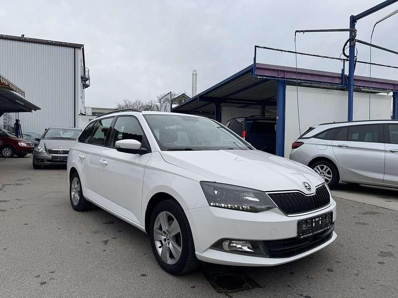 Gebraucht Skoda Fabia Ambition 95 PS (69 kW) 2017 Candyweiss Kombi