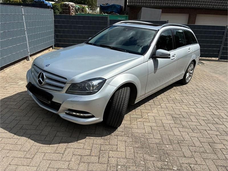 Gebraucht Mercedes C250 Avantgarde 204 PS (150 kW) 2012 Silber Kombi