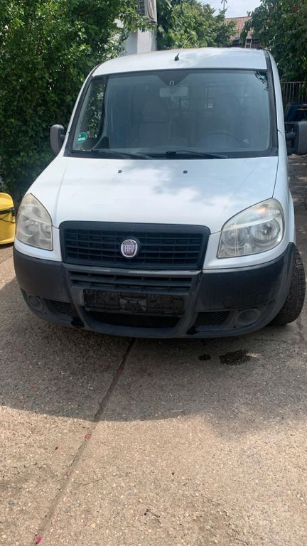 Weiß Gebraucht 2009 Fiat Doblò Van / Kleinbus | 3.300 € (Guter Preis) - Bild 1/4