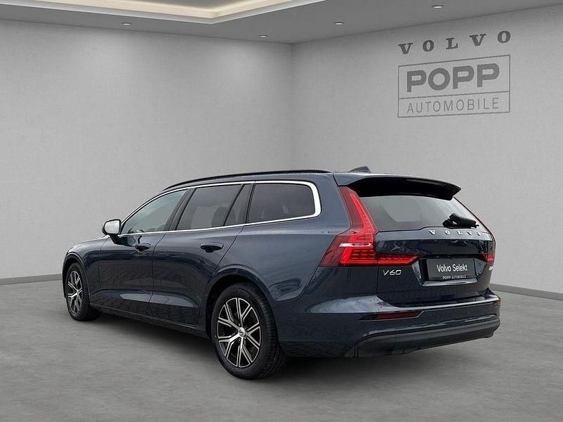 Gebraucht Volvo V60 Core 197 PS (144 kW) 2024 Denim blue Kombi