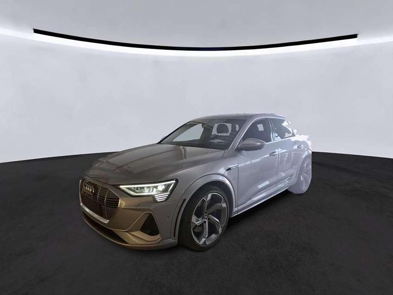 Florettsilber metallic Gebraucht 2022 Audi e-tron Ambiente SUV | 43.940 € (Guter Preis) - Bild 1/2