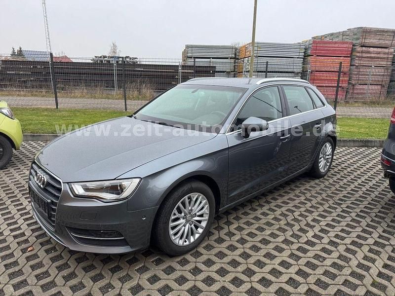 Grau Gebraucht 2013 Audi A3 Ambiente Limousine | 11.990 € (Fairer Preis) - Bild 1/4