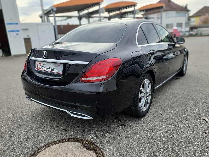 Gebraucht Mercedes C180 Avantgarde 156 PS (114 kW) 2015 Obsidianschwarz  metalliclack Limousine