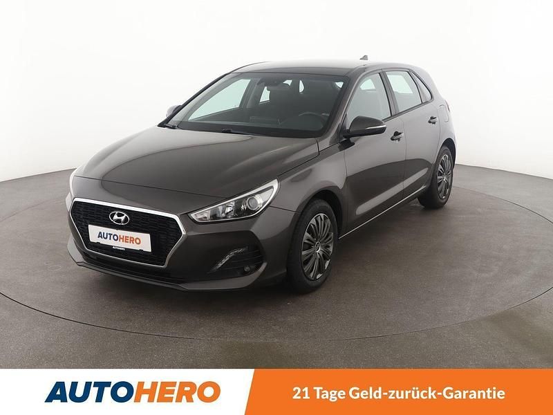Braun Gebraucht 2019 Hyundai i30 Trend Limousine | 13.230 € (Fairer Preis) - Bild 1/3