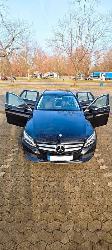 Schwarz Gebraucht 2016 Mercedes C220 Kombi | 13.600 € (Fairer Preis) - Bild 1/4