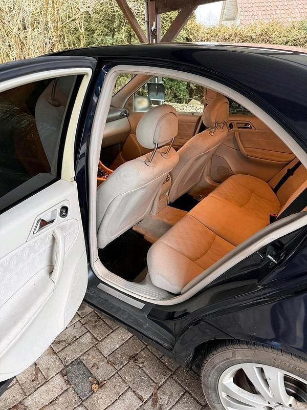 Gebraucht Mercedes C220 147 PS (108 kW) 2005 Schwarz Limousine