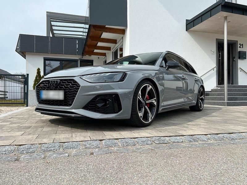 Second-hand Audi RS4 Competition 450 CP (330 kW) 2023 Gri Break