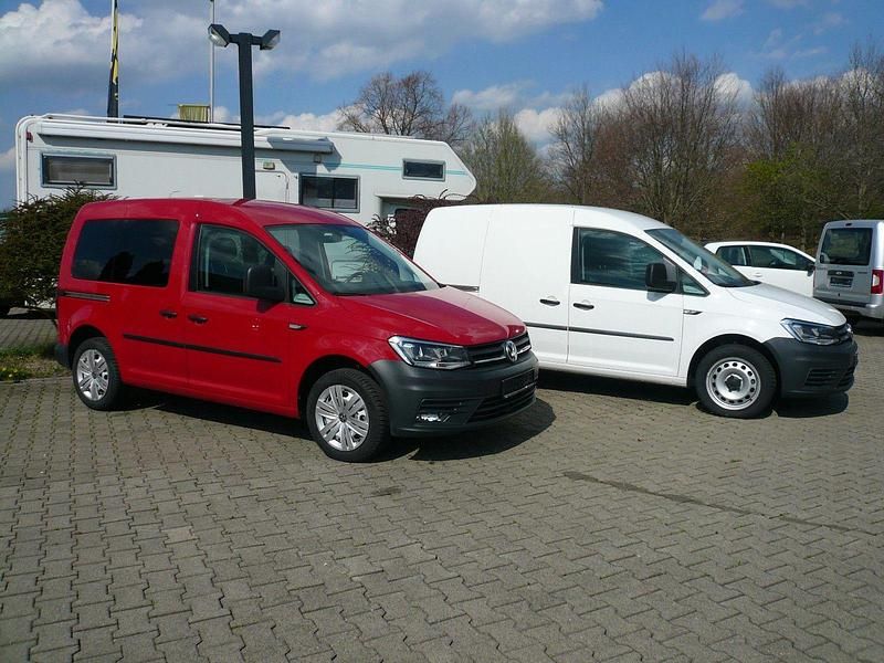 Usata VW Caddy 131 CV (96 kW) 2019 Rosso Monovolume