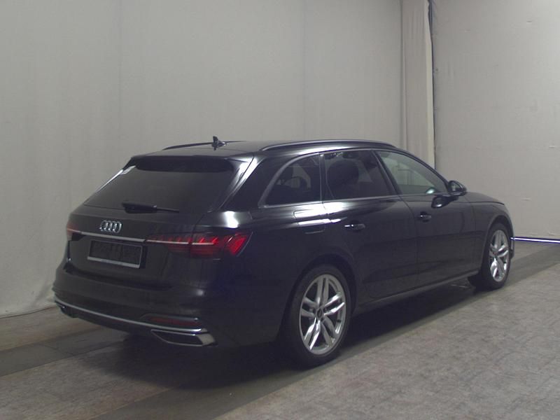 Gebraucht Audi A4 Advanced 204 PS (150 kW) 2023 Schwarz Kombi