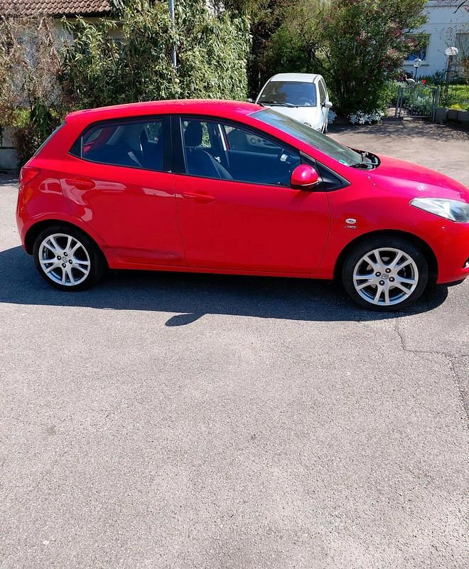 Second-hand Mazda 2 86 CP (63 kW) 2008 Roșu Hatchback