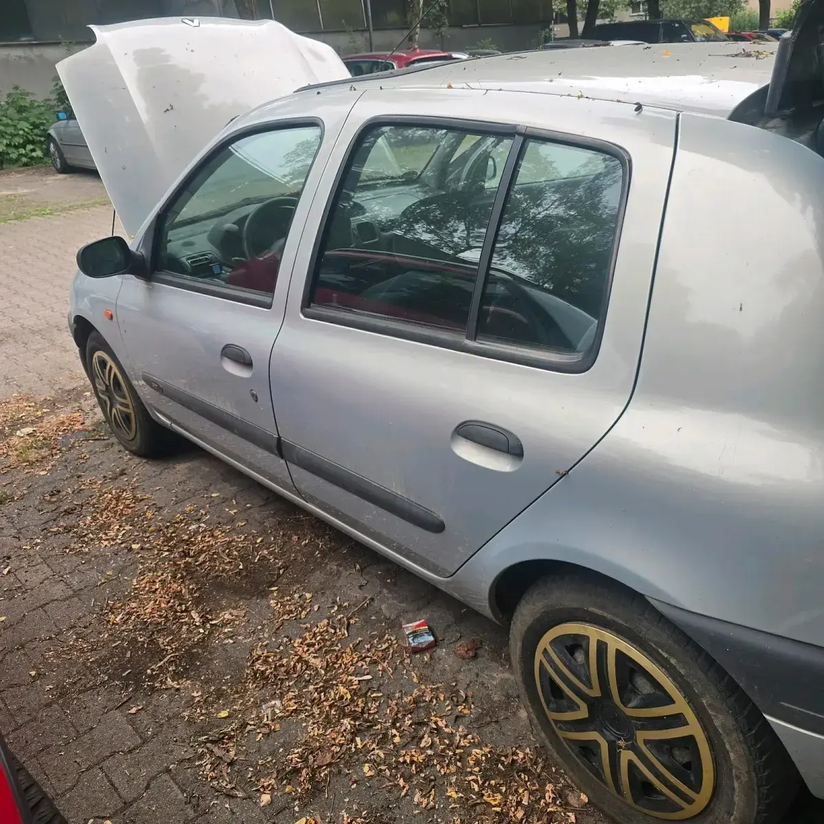 Gebraucht Renault Clio 58 PS (42 kW) 1999 Silber Kleinwagen