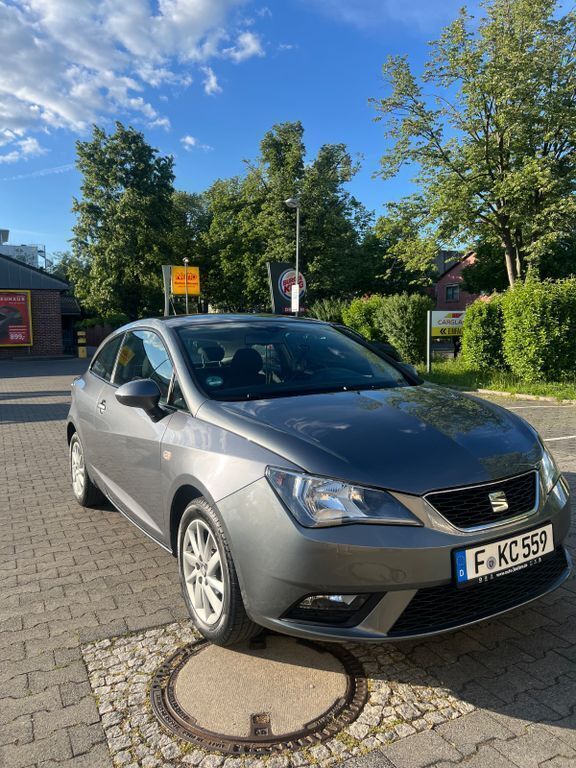 Grau Gebraucht 2015 Seat Ibiza Kleinwagen | 5.650 € (Guter Preis) - Bild 1/4