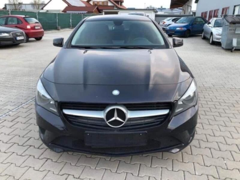 Weiß Gebraucht 2013 Mercedes CLA200 Urban Coupé | 10.500 € (Superpreis) - Bild 1/4