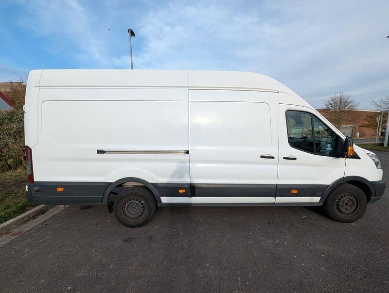 Gebraucht Ford Transit 131 PS (96 kW) 2017 Weiß Van / Kleinbus