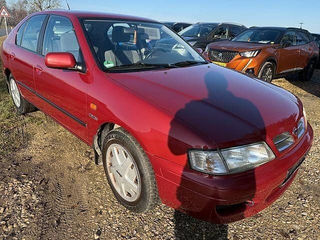 Gebraucht Nissan Primera 99 PS (72 kW) 1998 Rot Limousine