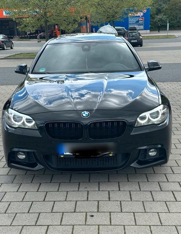 Gebraucht BMW 520 M Sport 258 PS (189 kW) 2015 Schwarz Limousine