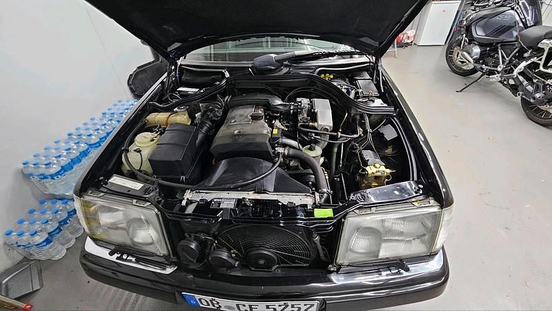 Gebraucht Mercedes E220 150 PS (110 kW) 1994 Schwarz Cabrio