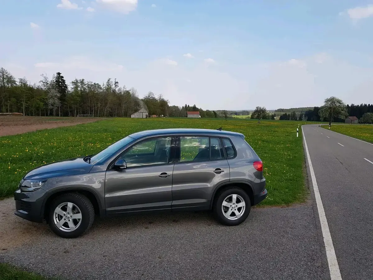 Gebraucht VW Tiguan 122 PS (89 kW) 2014 Grau SUV