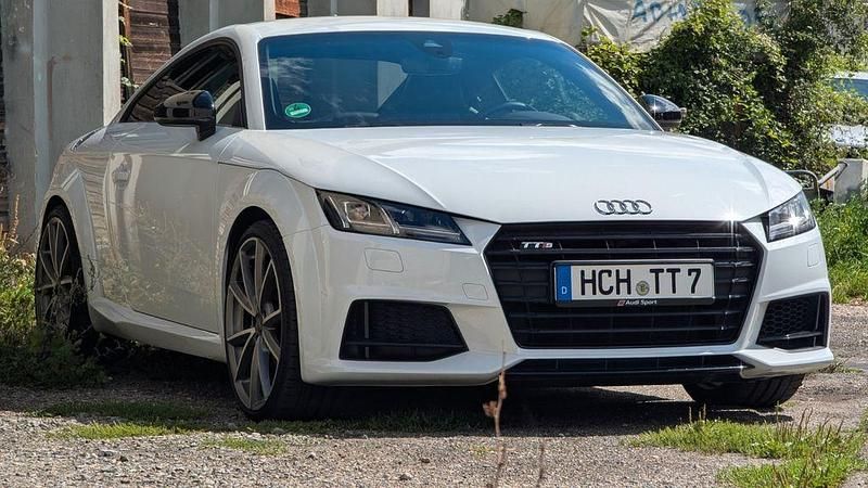 Weiß Gebraucht 2017 Audi TTS Ambiente Coupé | 37.950 € (Teuer) - Bild 1/4