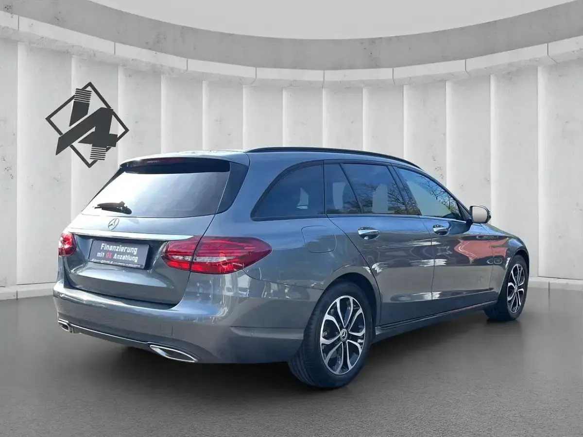 Gebraucht Mercedes 300 Night 258 PS (189 kW) 2019 Selenitgrau  metalliclack Kombi