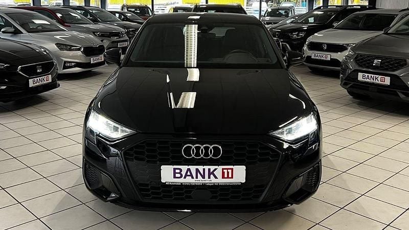 Schwarz Gebraucht 2023 Audi A3 Sportback Ambiente Limousine | 24.990 € (Guter Preis) - Bild 1/4