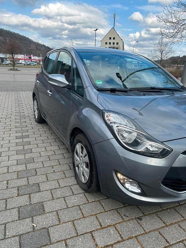Gebraucht Hyundai ix20 116 PS (85 kW) 2012 Grau Kleinwagen