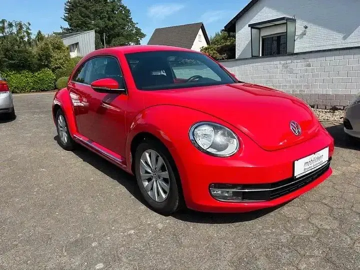 Gebraucht VW Beetle Design 105 PS (77 kW) 2012 Rot Kleinwagen