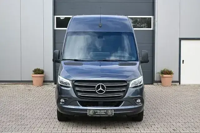 Gebraucht Mercedes Sprinter 190 PS (139 kW) 2018 Grau Van
