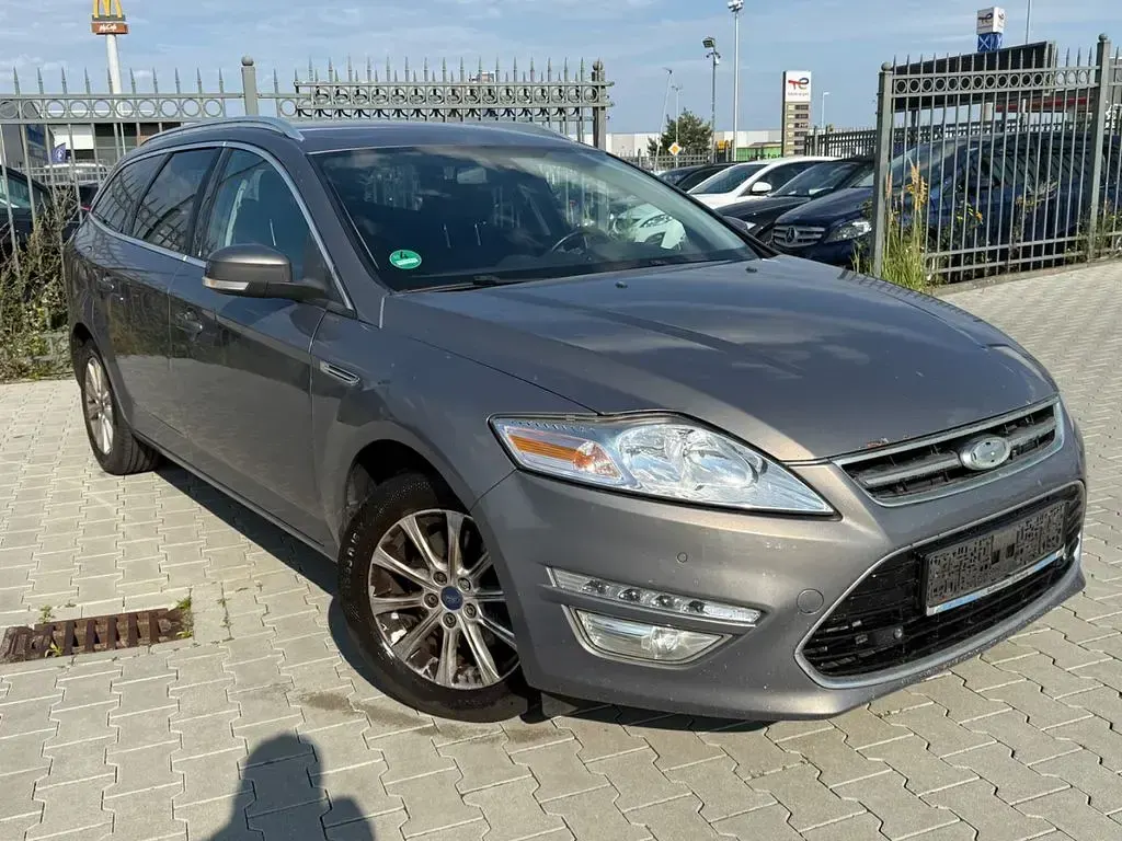 Gebraucht Ford Mondeo Business Edition 140 PS (102 kW) 2013 Braun Limousine
