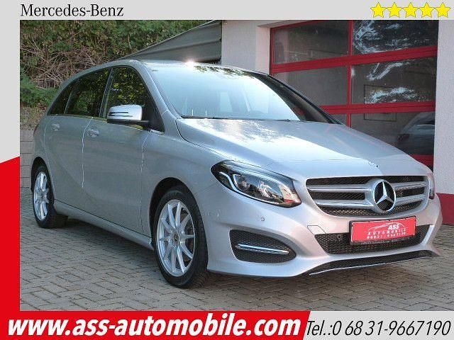Silber Gebraucht 2015 Mercedes B180 Urban Van / Kleinbus | 16.400 € (Fairer Preis) - Bild 1/4