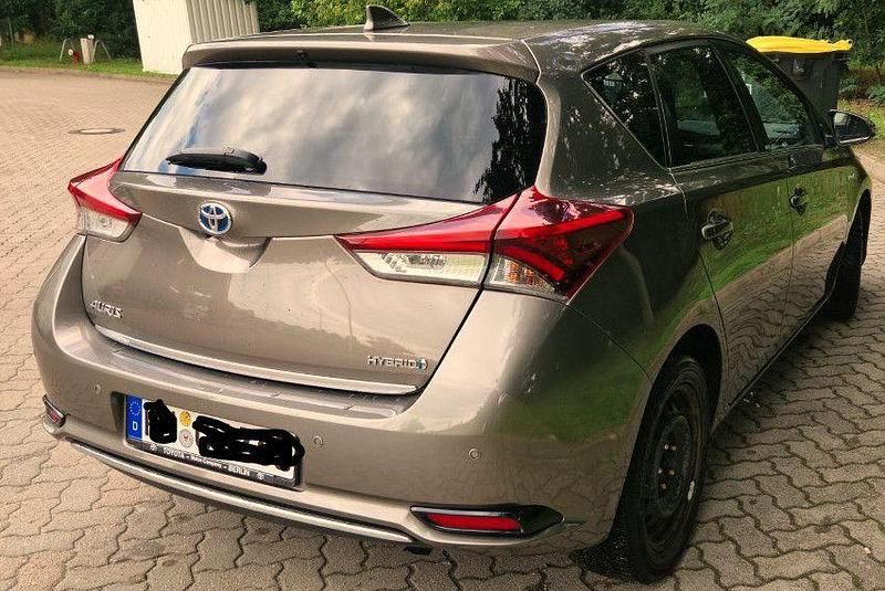 Gebraucht Toyota Auris 99 PS (72 kW) 2017 Grau Limousine
