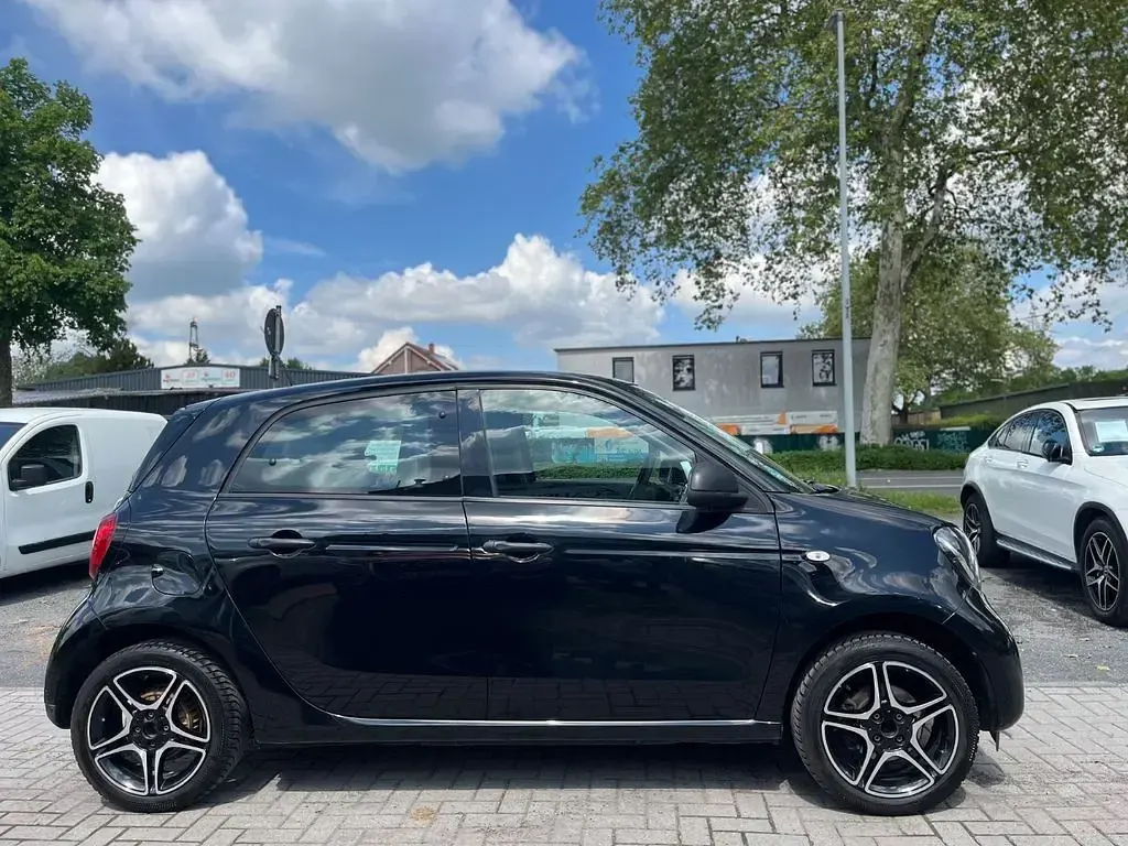 Gebraucht Smart ForFour Passion 71 PS (52 kW) 2019 Schwarz Kleinwagen