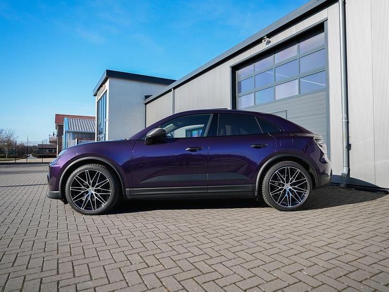 Gebraucht Porsche Macan 300 kW (408 PS) 2025 Schwarz SUV