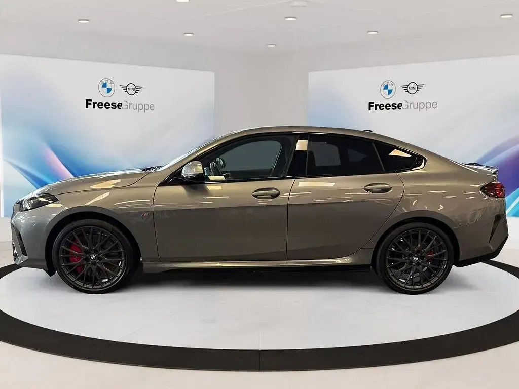 Używany BMW 220 Performance 170 KM (125 kW) 2025 Srebrny Coupe
