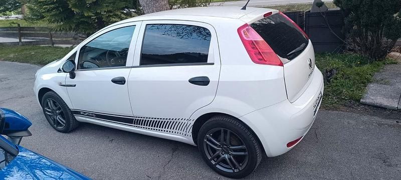 Gebraucht Fiat Punto 69 PS (50 kW) 2017 Weiß Kleinwagen