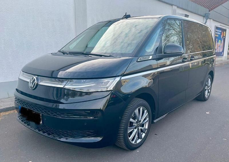 Gebraucht VW Multivan Style 150 PS (110 kW) 2023 Schwarz Van