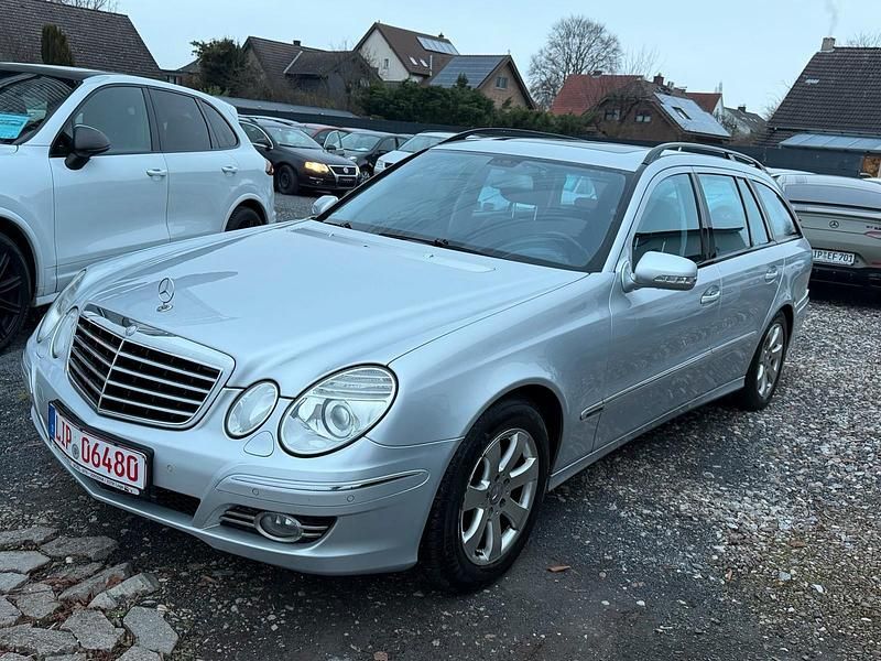 Silber Gebraucht 2007 Mercedes E280 Limousine | 2.490 € - Bild 1/4