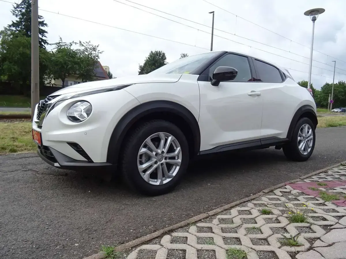 Gebraucht Nissan Juke N-Connecta 117 PS (86 kW) 2020 Qab brilliant white SUV
