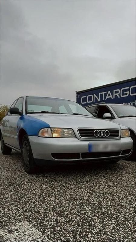 Silber Gebraucht 1996 Audi A4 Limousine | 950 € (Superpreis) - Bild 1/3