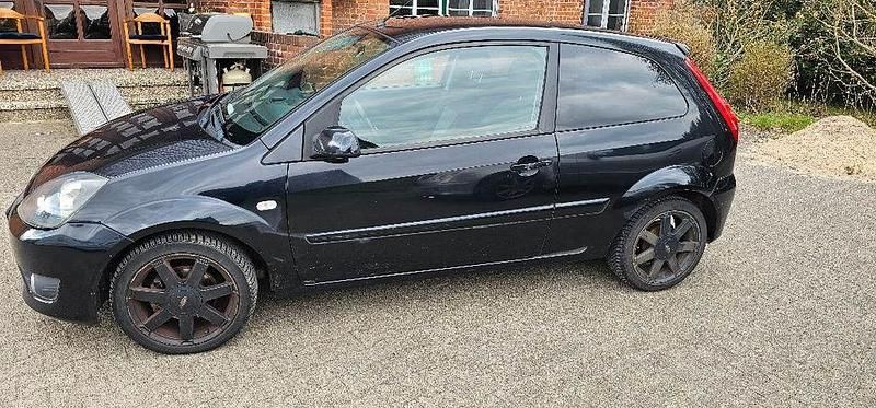 Gebraucht Ford Fiesta Style 80 PS (58 kW) 2008 Schwarz Kleinwagen