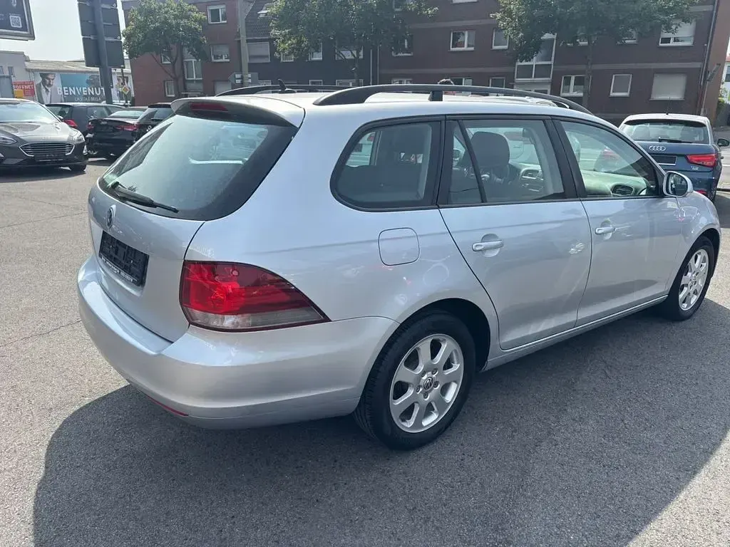 Gebraucht VW Golf VI Trendline 105 PS (77 kW) 2013 Silber Kombi