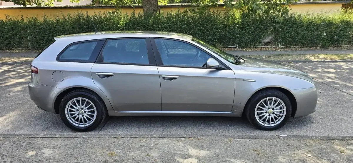 Gebraucht Alfa Romeo 159 120 PS (88 kW) 2011 Braun Kombi