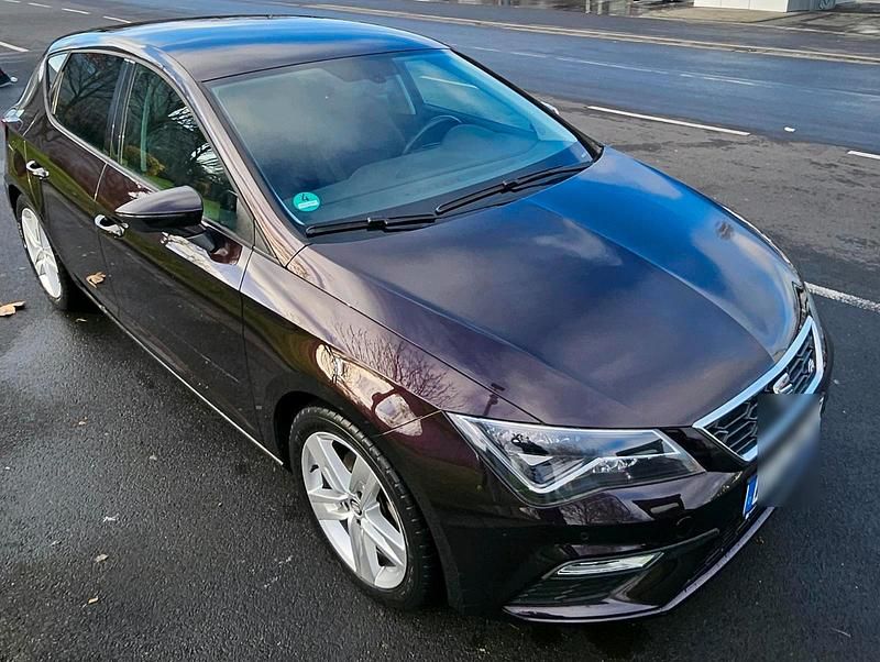 Violet Gebraucht 2019 Seat Leon FR Limousine | 16.900 € (Fairer Preis) - Bild 1/4