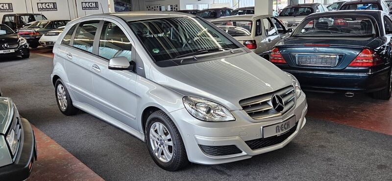 Silber Gebraucht 2009 Mercedes B160 Van / Kleinbus | 9.000 € (Teuer) - Bild 1/4