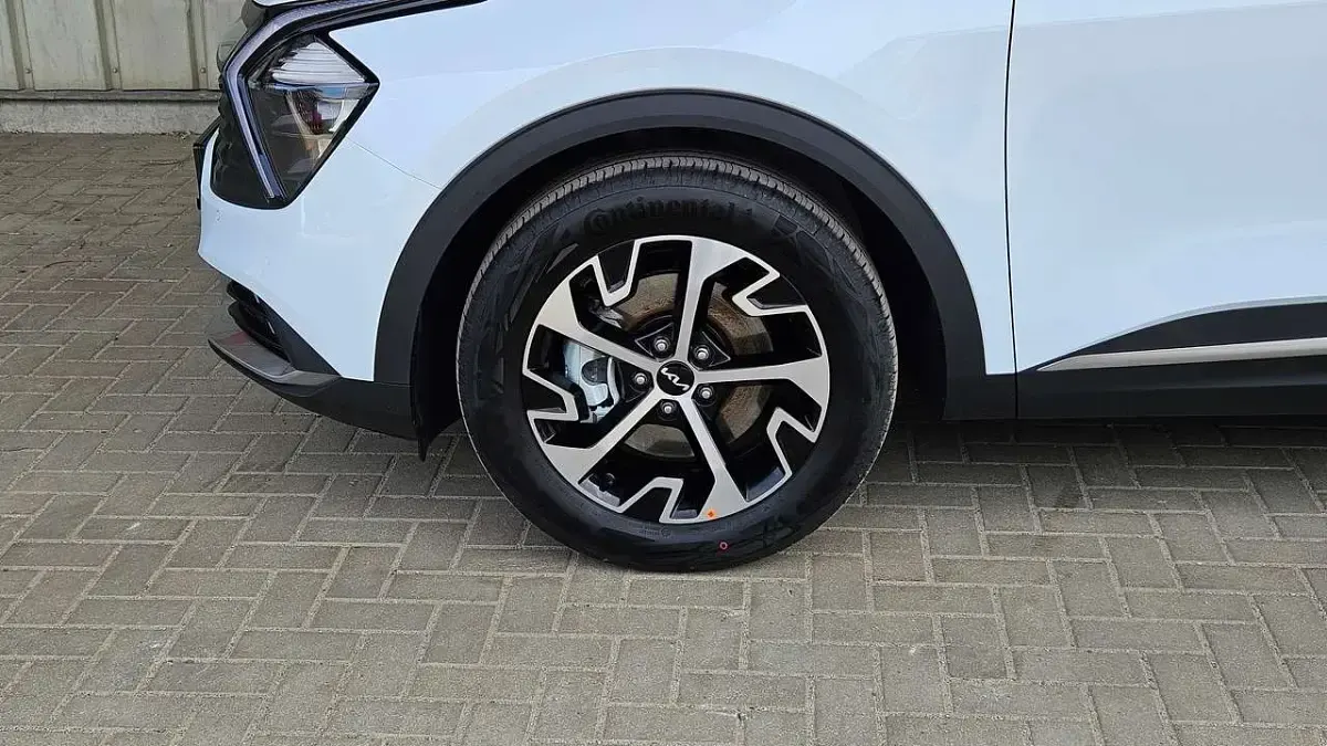 Neu Kia Sportage 160 PS (117 kW) 2025 Carraraweiss SUV